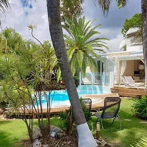 Piscine Et Iguanes En Bord De Proche Plages Marina Et Golf Villa Saint-Francois (Grande-Terre)